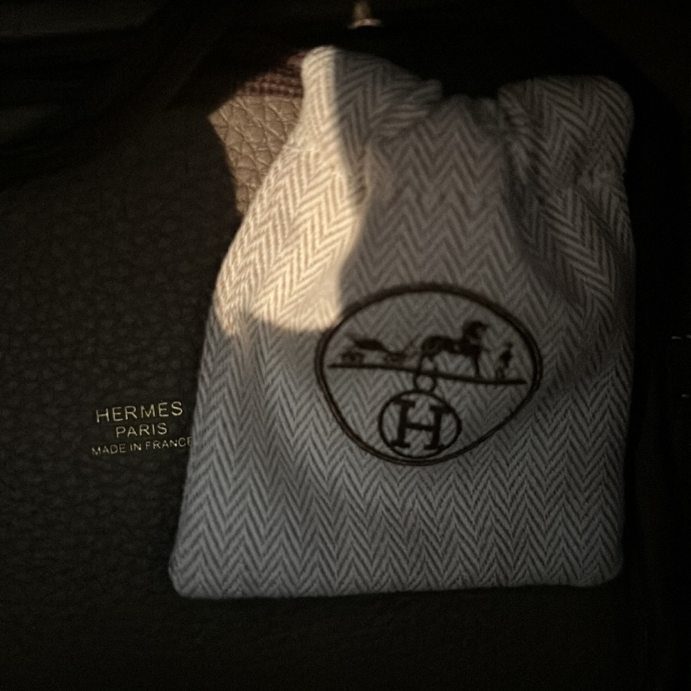 *NEW AND NEVER WORN* Picotin 2022 Lock 18 Clemence Taurillon Bag Etoupe - Picture 3 of 4
